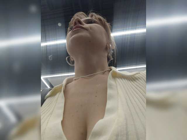 Victoria03's BongaCams show and profile