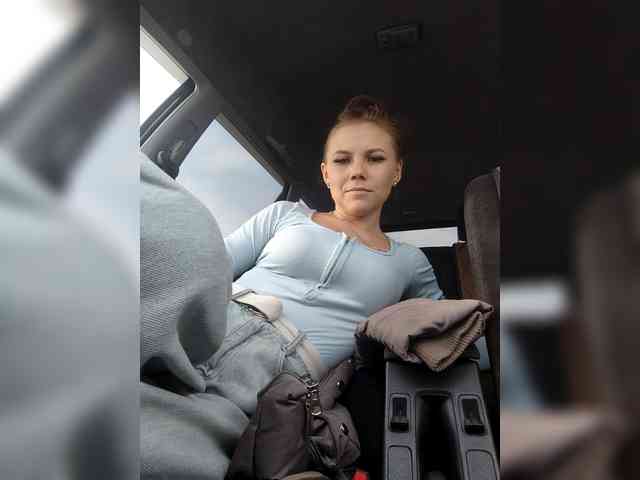 Tvoya_Vikusya webcam