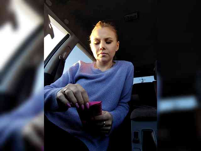 Tvoya_Vikusya webcam