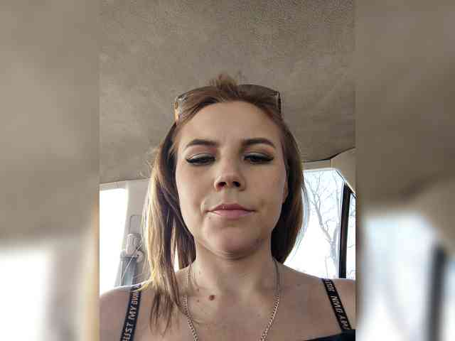 Tvoya_Vikusya webcam