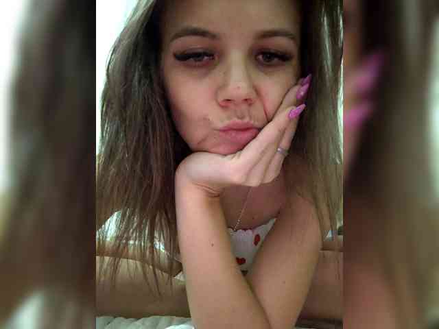 Tvoya_Vikusya webcam