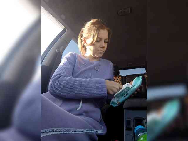 Tvoya_Vikusya webcam