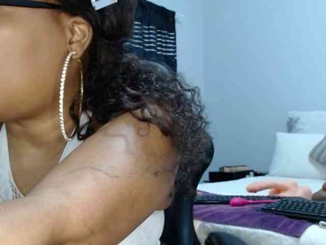 AlexisClairmont webcam