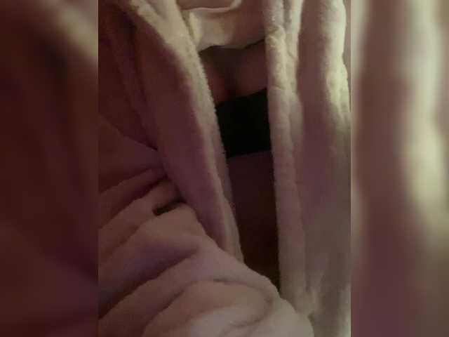 Anchela's BongaCams show and profile