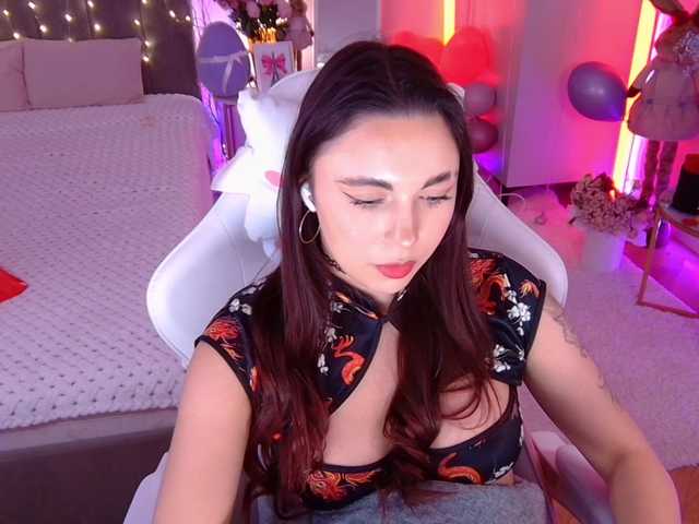 Lerochkaa's BongaCams show and profile