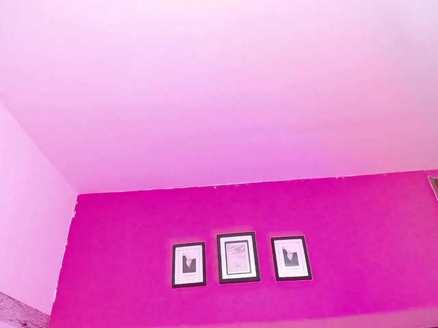 mollycurvyhot's BongaCams show and profile