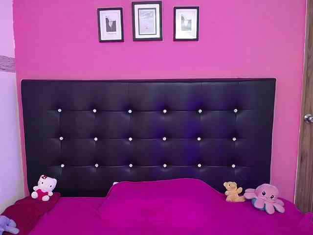 mollycurvyhot webcam