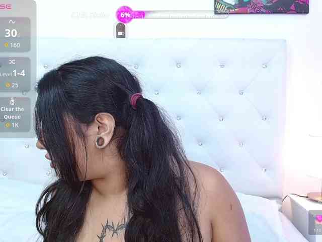 mollycurvyhot webcam