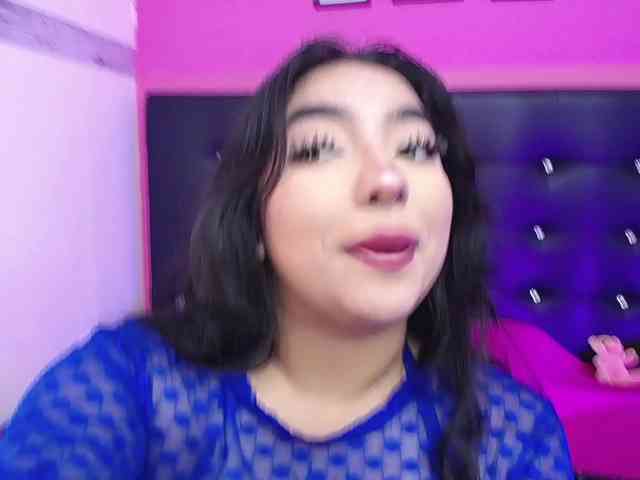 mollycurvyhot webcam