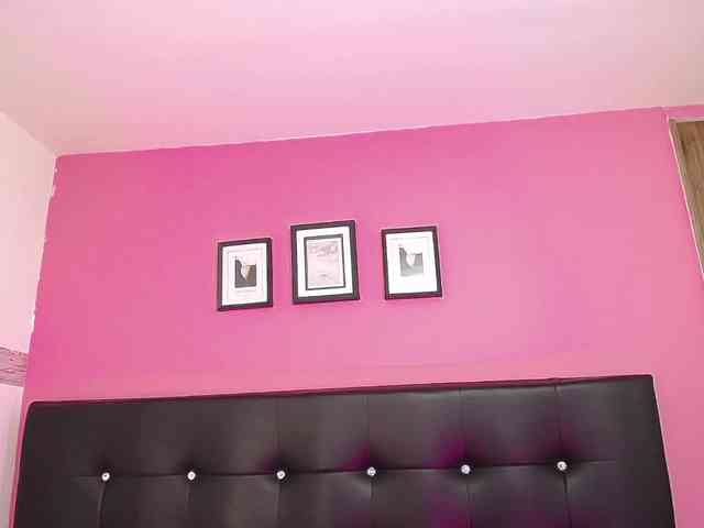 mollycurvyhot webcam