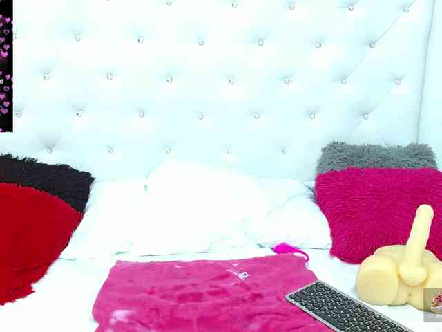 mollycurvyhot webcam