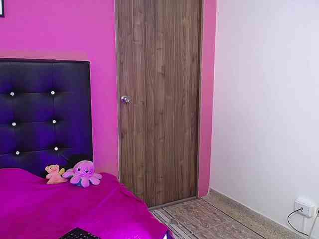 mollycurvyhot webcam