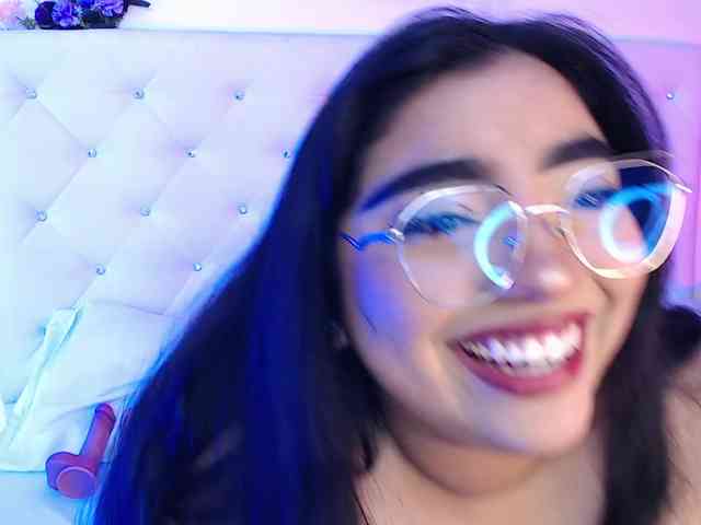 mollycurvyhot webcam