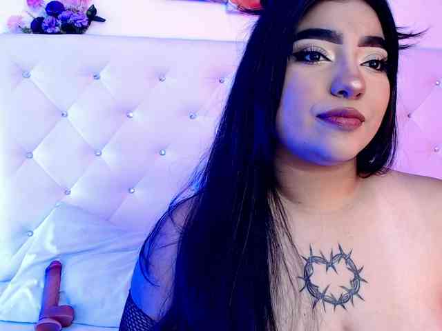 mollycurvyhot webcam
