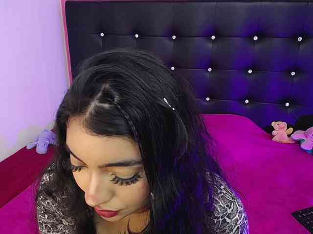 mollycurvyhot webcam