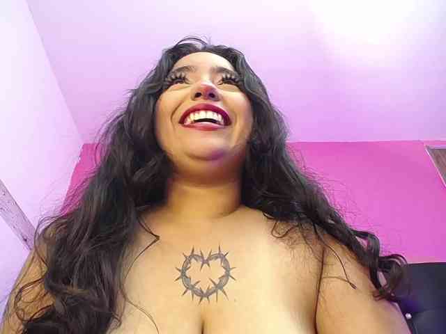 mollycurvyhot webcam