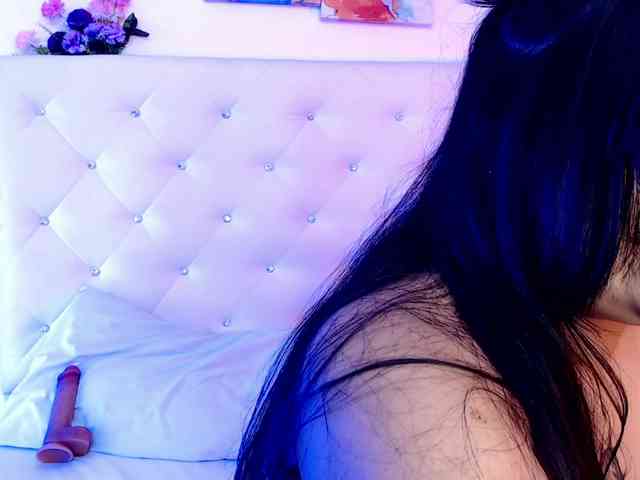 mollycurvyhot webcam