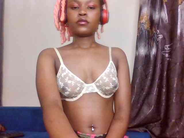 LillyGoddess webcam