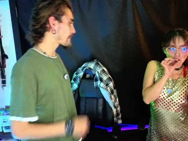 Aaronandelizabeth's BongaCams show and profile