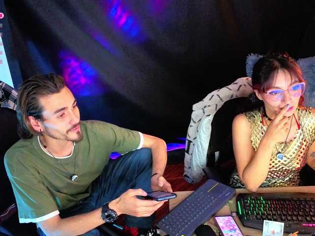 Aaronandelizabeth from BongaCams is Freechat