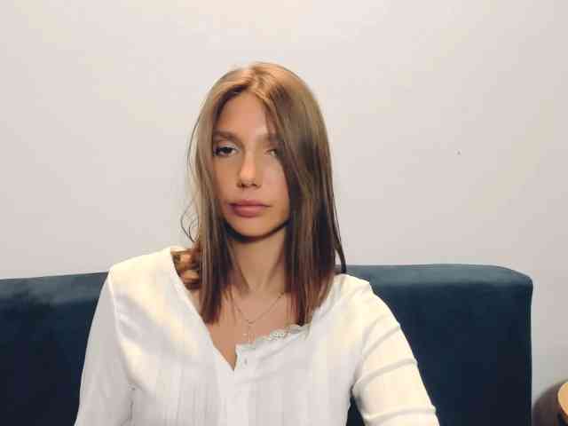 EmmaAngel Live Webcam on BongaCams