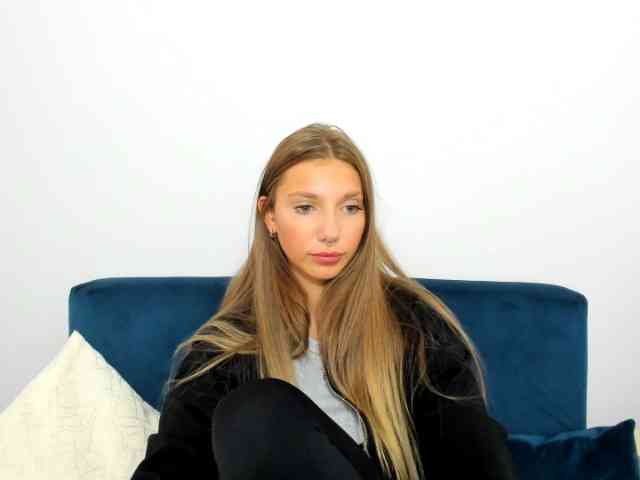 live strip chat EmmaAngel