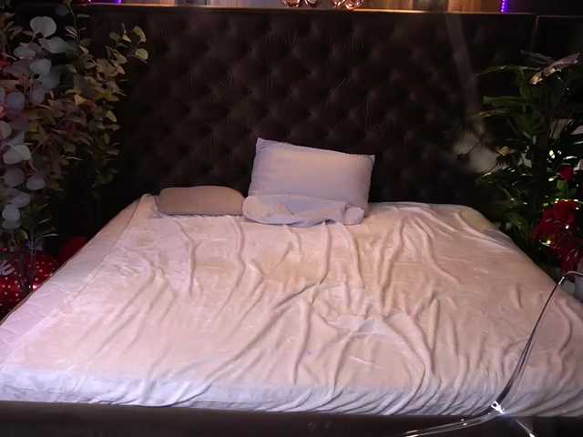 CrystallPaws's BongaCams show and profile