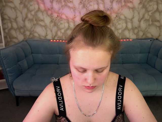 CrystallPaws's BongaCams show and profile