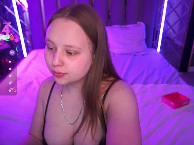 CrystallPaws's BongaCams show and profile