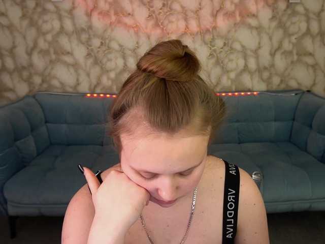 CrystallPaws's BongaCams show and profile