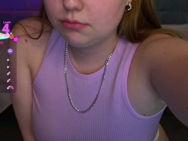 CrystallPaws's BongaCams show and profile