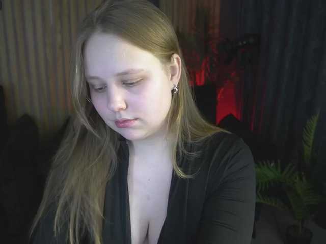 CrystallPaws's BongaCams show and profile