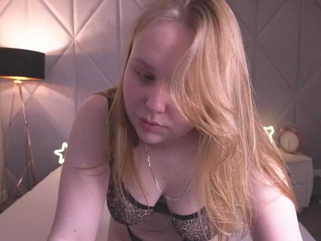  CrystallPaws chat room