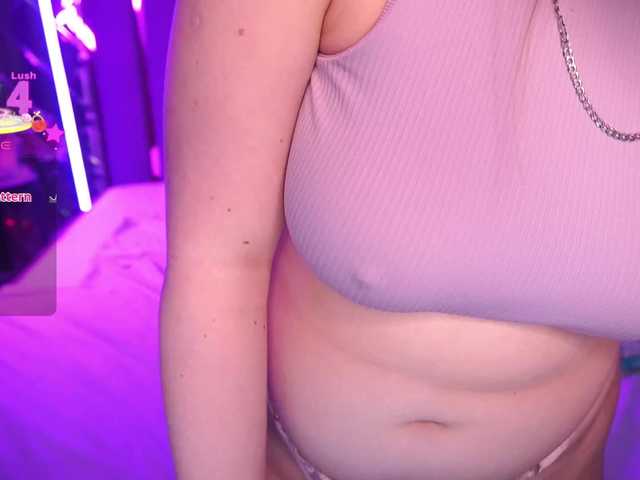 CrystallPaws's BongaCams show and profile