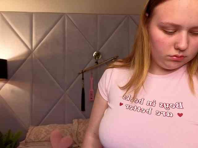 CrystallPaws webcam