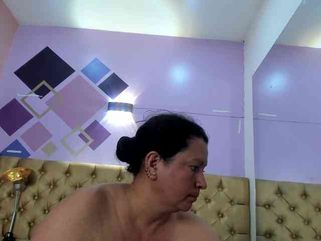 AmaranthaGrey webcam
