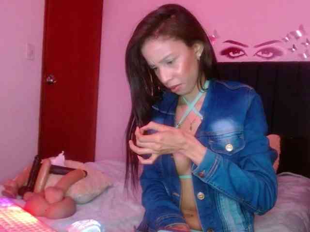 Keylertrue18 webcam