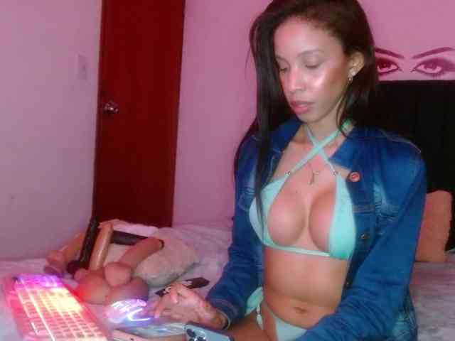 Keylertrue18 webcam