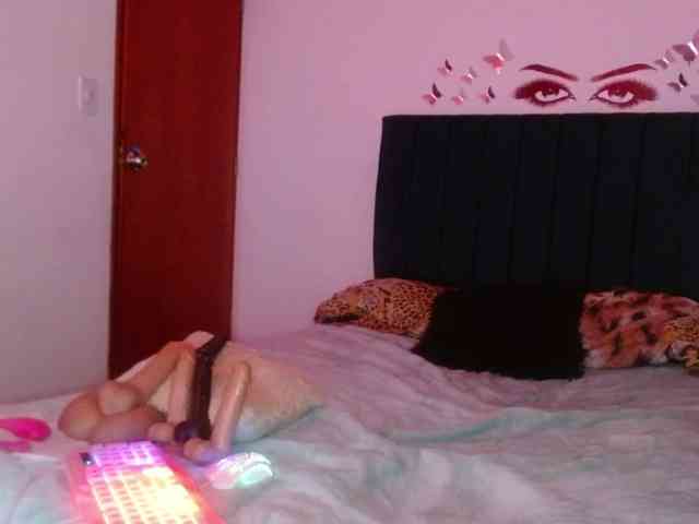 Keylertrue18 webcam
