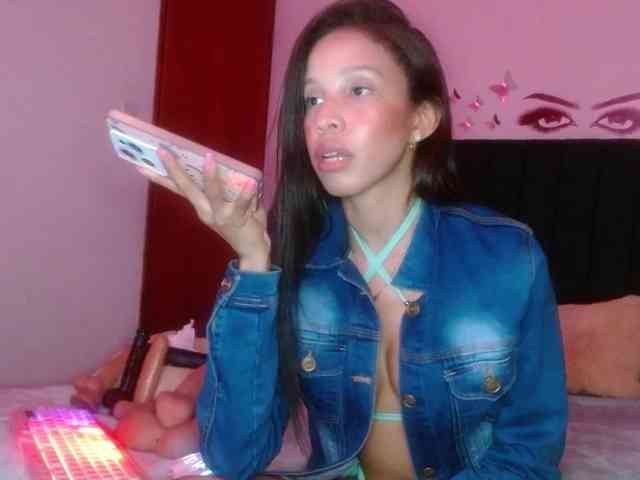 Keylertrue18 webcam