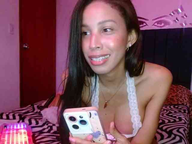 Keylertrue18 webcam