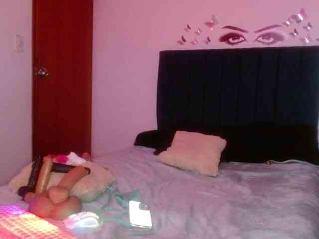 Keylertrue18 webcam