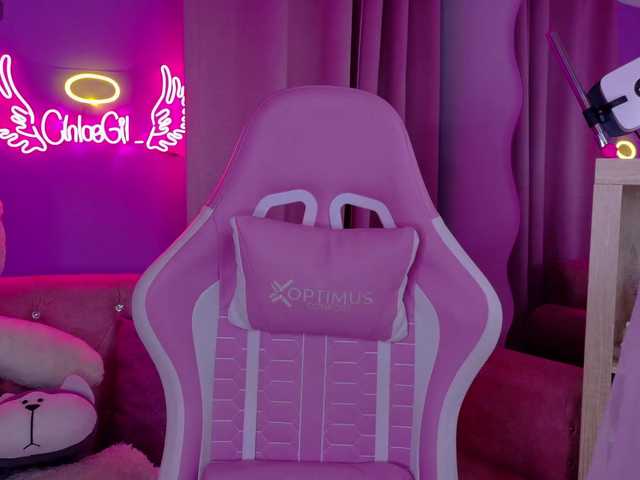 Chloegil's BongaCams show and profile