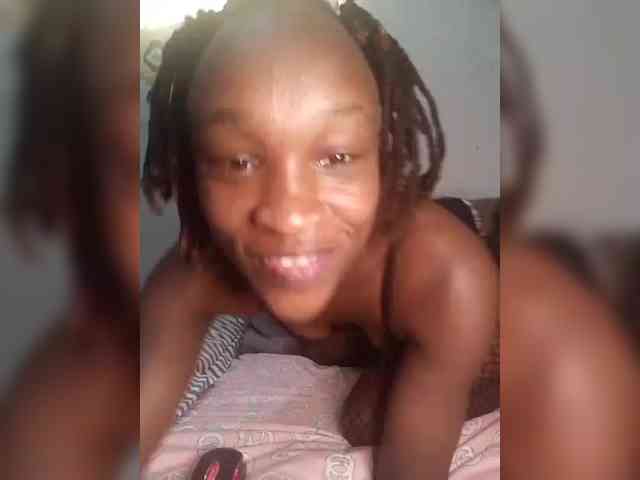 linette12 Live Webcam on BongaCams