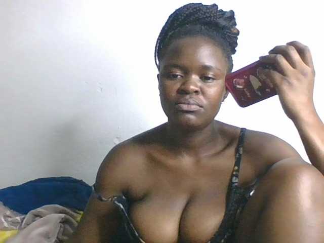 Freaky-ebonie on BongaCams 