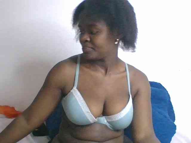 Freaky-ebonie webcam