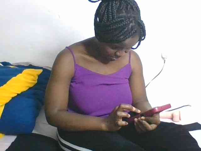 Freaky-ebonie webcam