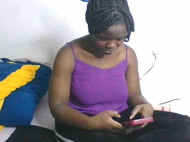 Freaky-ebonie webcam