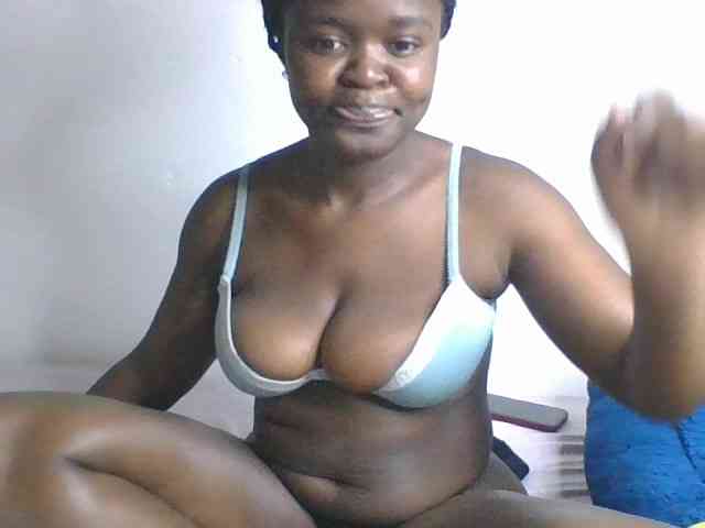 Freaky-ebonie webcam
