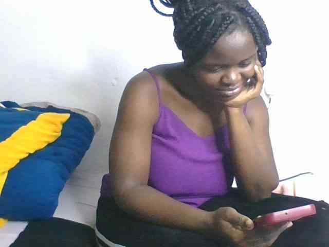 Freaky-ebonie webcam